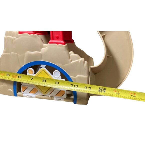 Chuck & Friends Fold "N Go Construction Playset with 3 Vehicles Tonka/ Hasbro - Picture 5 of 12